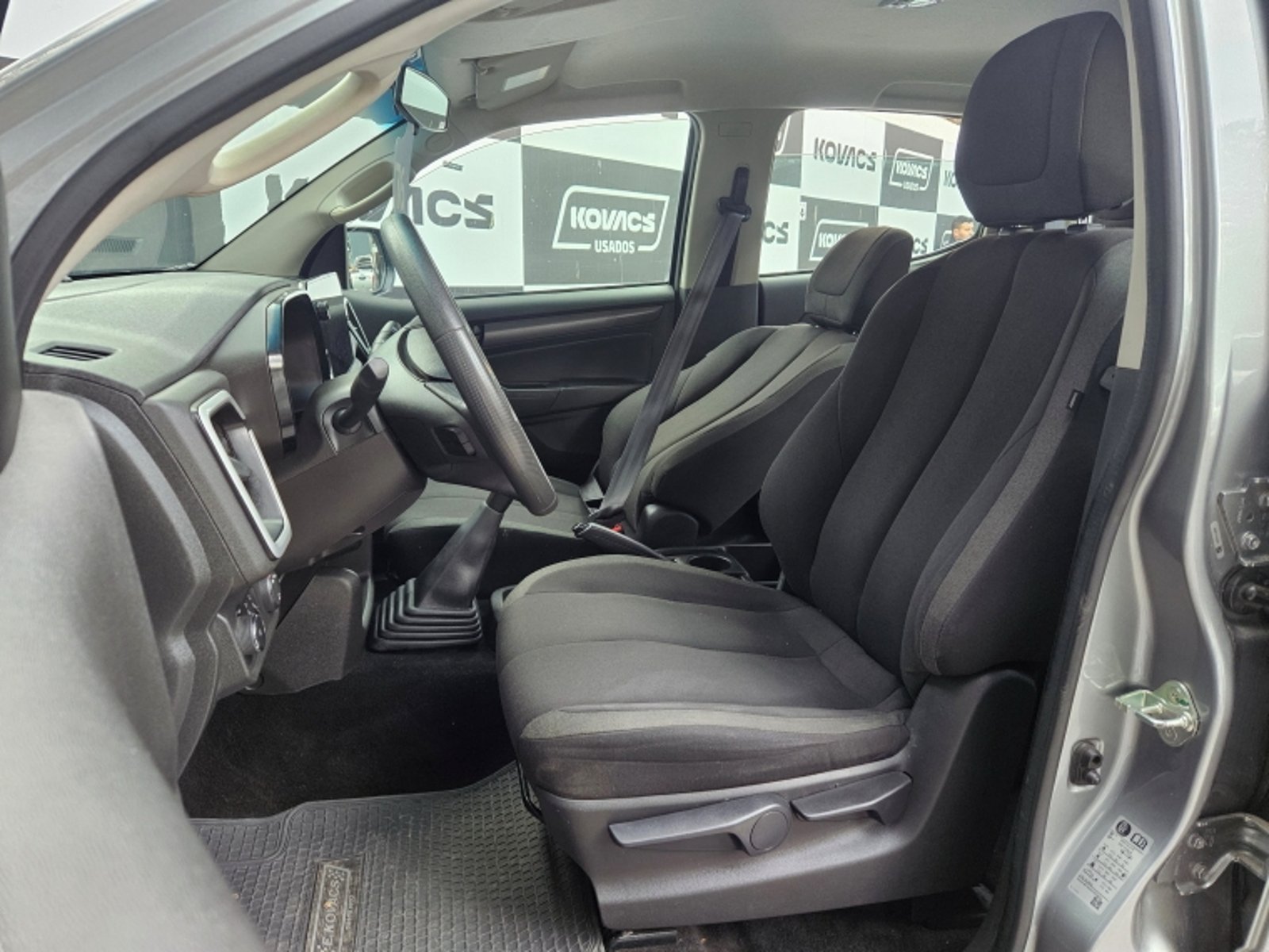 Chevrolet COLORADO 2.8 WT MT DIESEL 4X4 2024 - Imagen 14 de 20