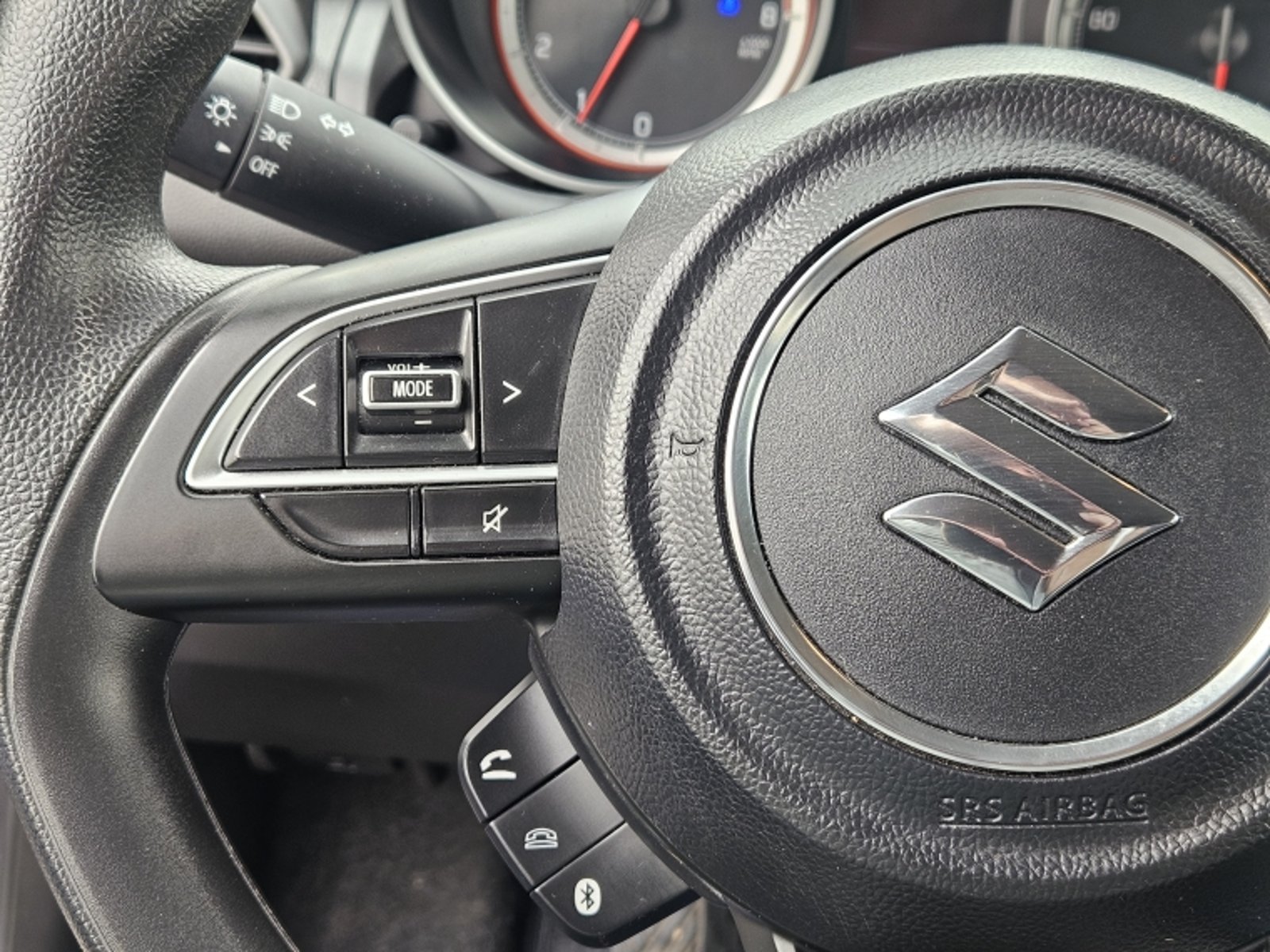 Suzuki SWIFT GLX 1.2 MT 2023 - Imagen 18 de 20