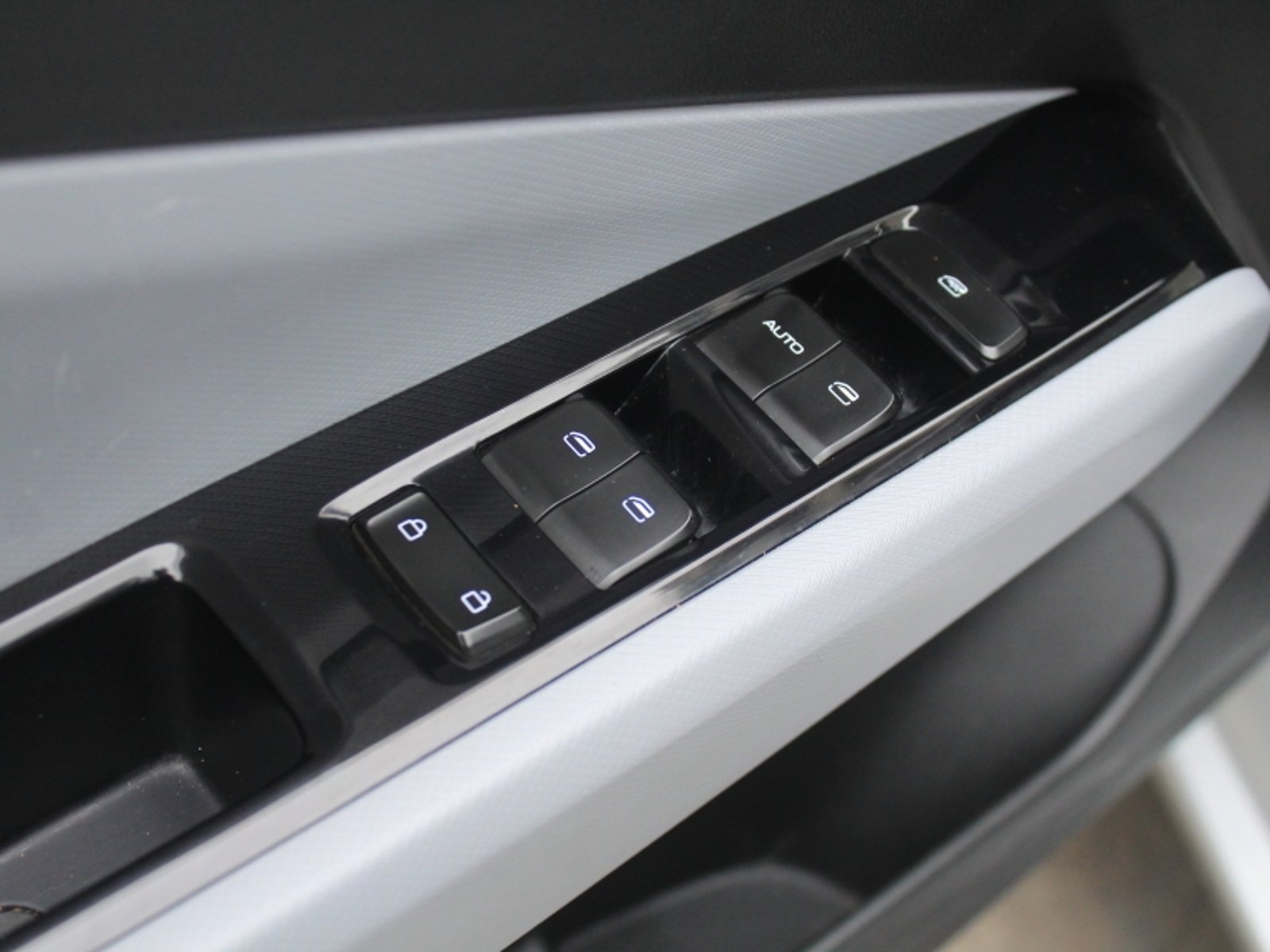 Chevrolet SAIL 1.5  NB  CVT 2024 - Imagen 14 de 18