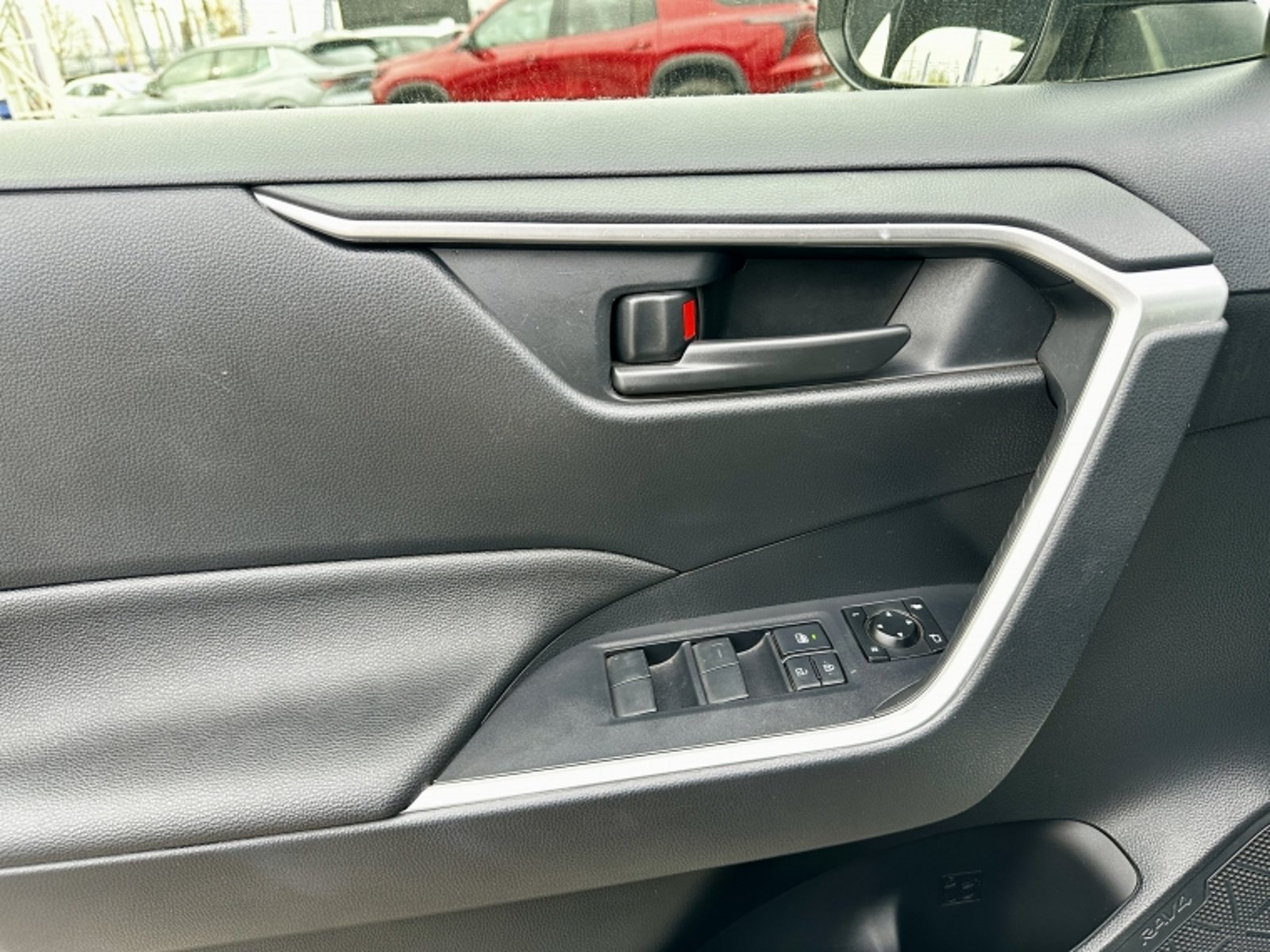 TOYOTA RAV4 2.0 LE AT 2024 - Imagen 15 de 20
