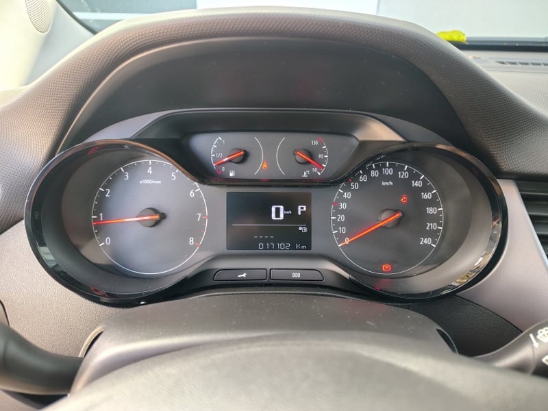 Opel CROSSLAND 1.2T EDITION AT 2024 - Imagen 16 de 19