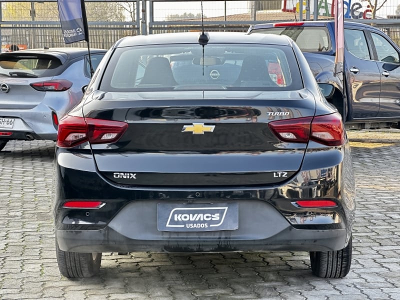 Chevrolet ONIX SEDAN LTZ 1.0 MT 2023 - Imagen 6 de 18