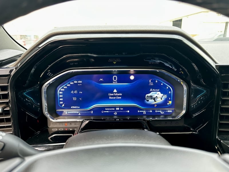 Chevrolet SILVERADO 6.2 AUT 2024 - Imagen 12 de 20