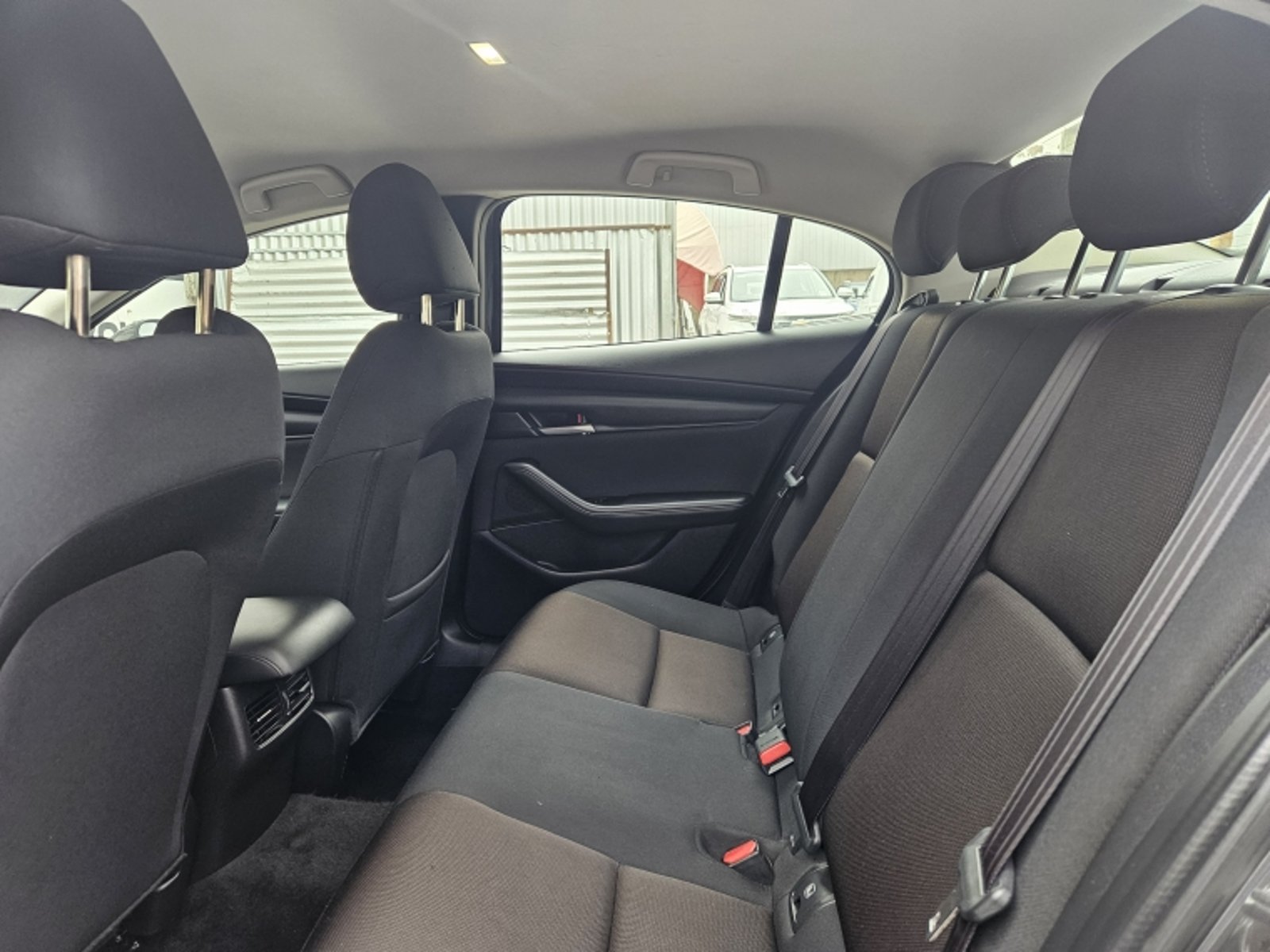 MAZDA 3 V 7G MT 2022 - Imagen 8 de 19