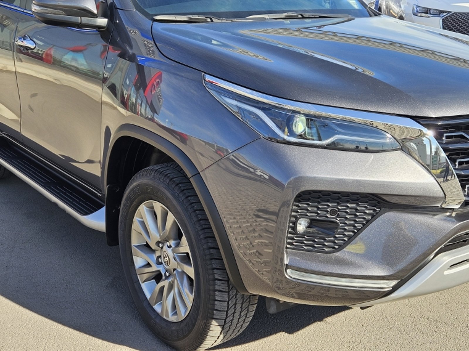 TOYOTA FORTUNER SRX AT 2.7 2023 - Imagen 7 de 20
