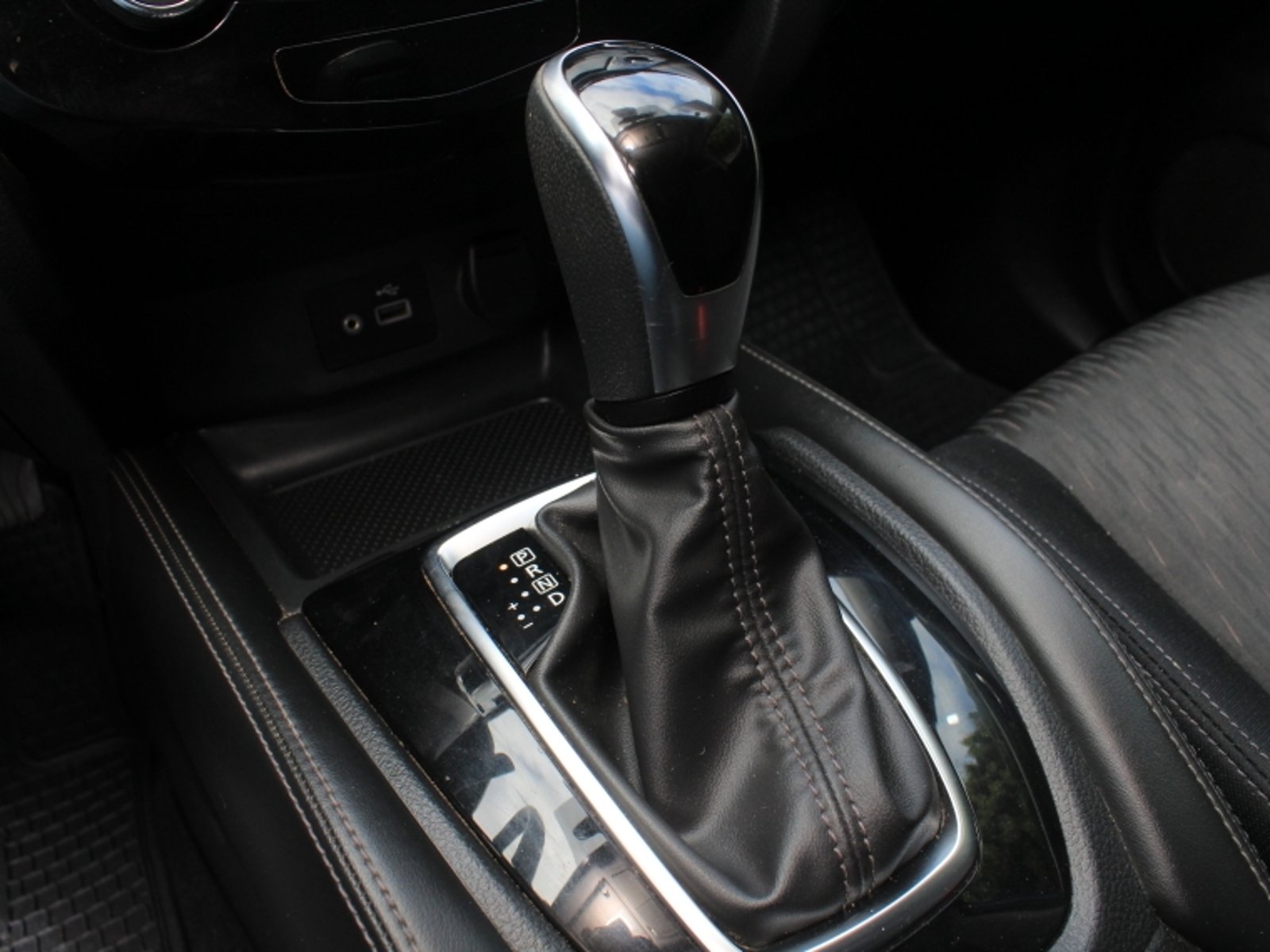 NISSAN X-TRAIL 2.5 ADVANCE  AT 2023 - Imagen 14 de 20