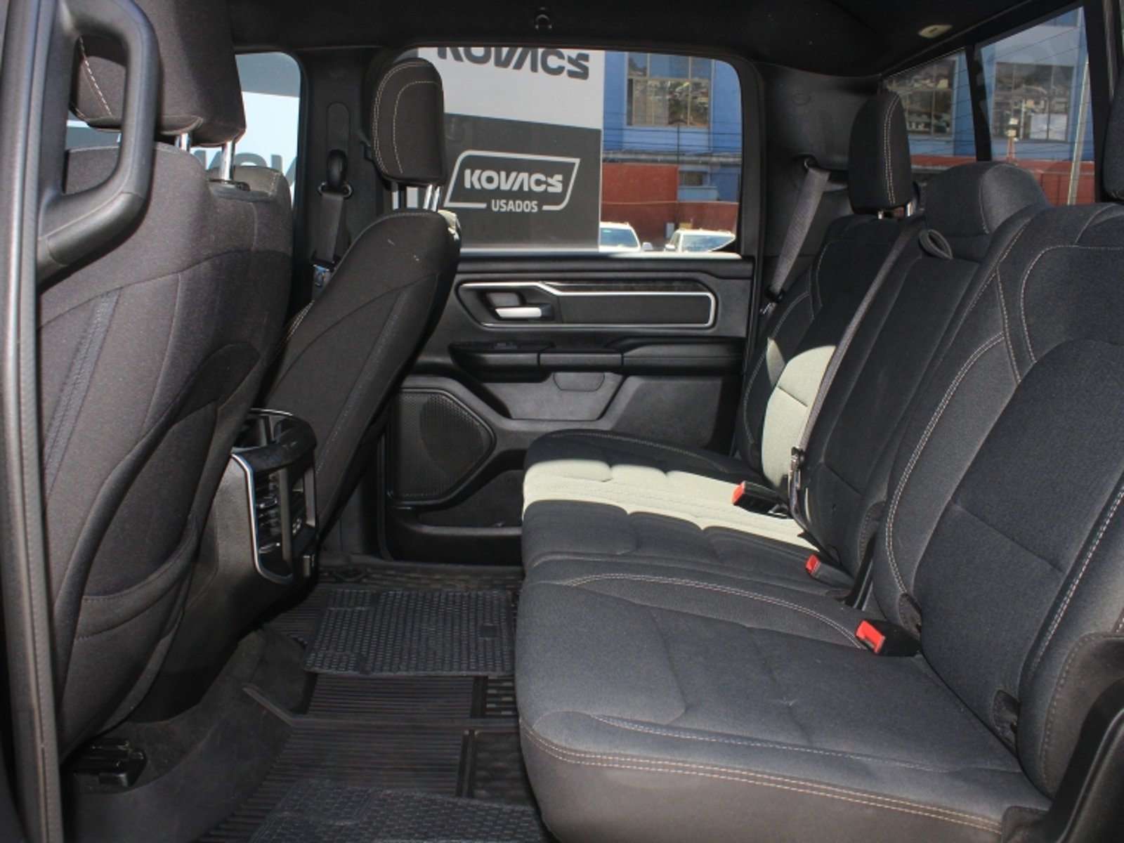 RAM 1500 BIG HORN CREW CAB 4X4 3.6 AUT 2023 - Imagen 8 de 19