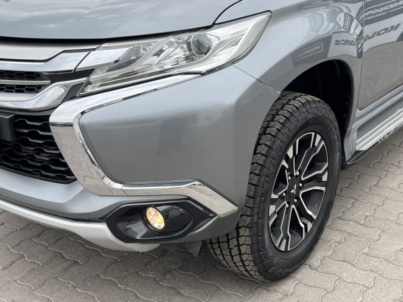 Mitsubishi MONTERO SPORT 3.0 AT  4X2 2020 - Imagen 9 de 20