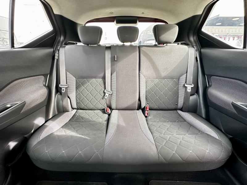 Nissan KICKS 1.6  ADVANCE  ROCK EDITION  MT 2020 - Imagen 17 de 18