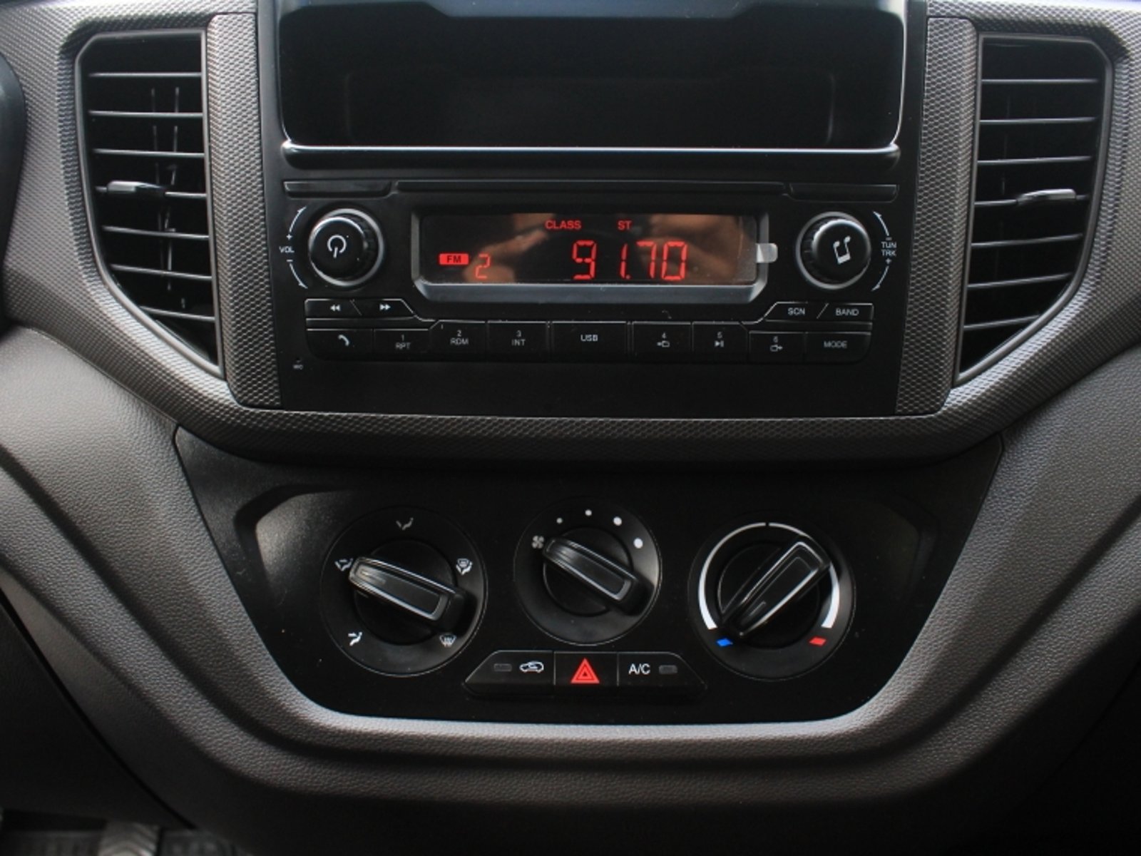 CHEVROLET N400 1.5 MT MAX AC 2024 - Imagen 10 de 13