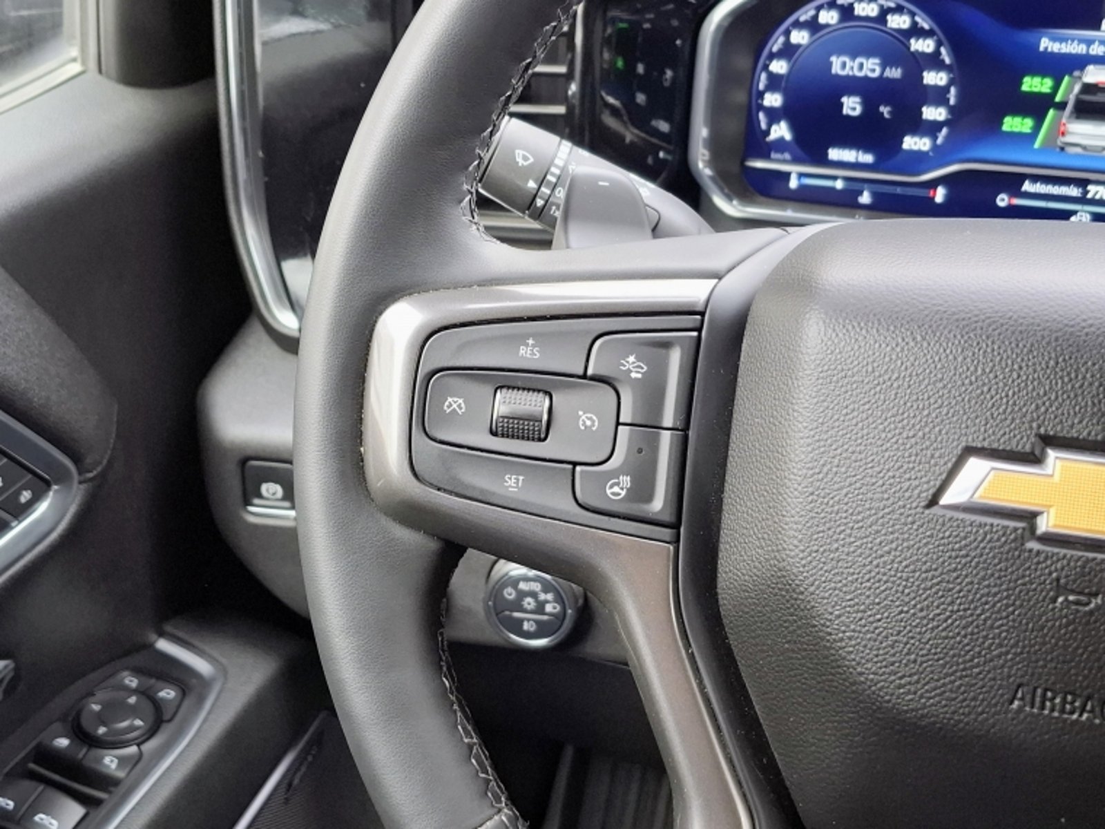 CHEVROLET SILVERADO HIGH COUNTRY 2025 - Imagen 12 de 20