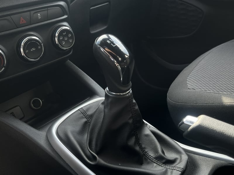 Chevrolet TRACKER 1.2T LS  MT 2022 - Imagen 14 de 20
