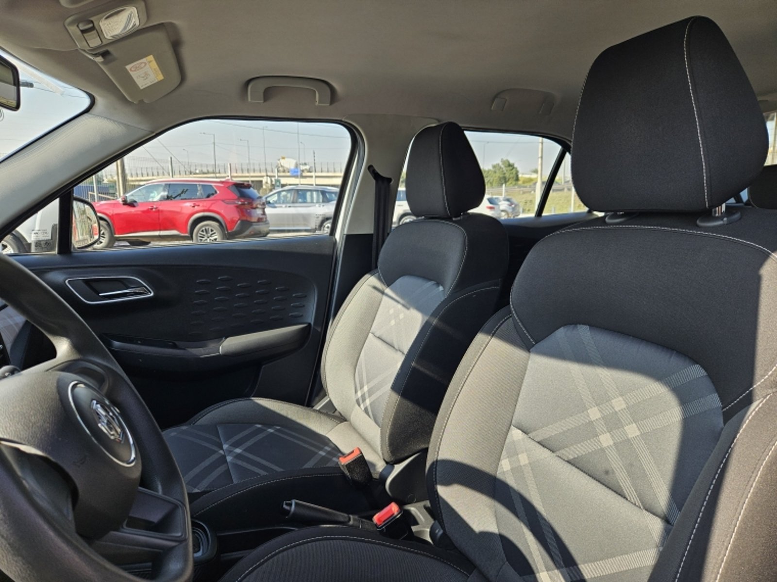 MG 3 1.5  COM  AT 2023 - Imagen 13 de 17
