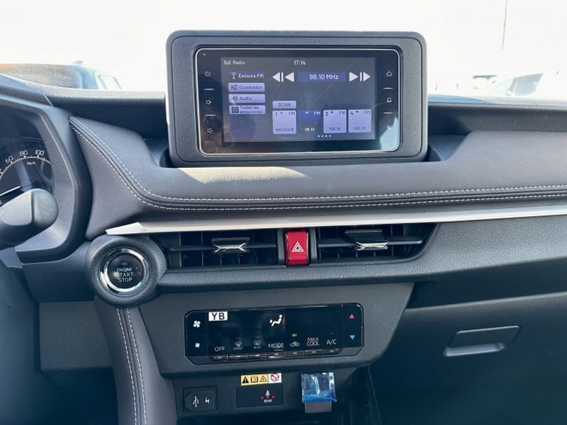 Toyota YARIS 1.5 E SEDAN MT 2023 - Imagen 13 de 18