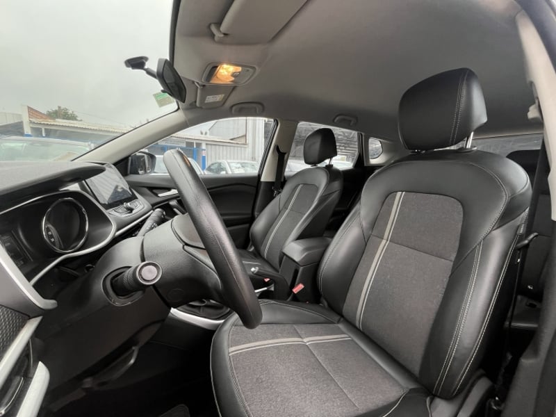 Chevrolet TRACKER 1.2T LTZ MT 2023 - Imagen 14 de 20