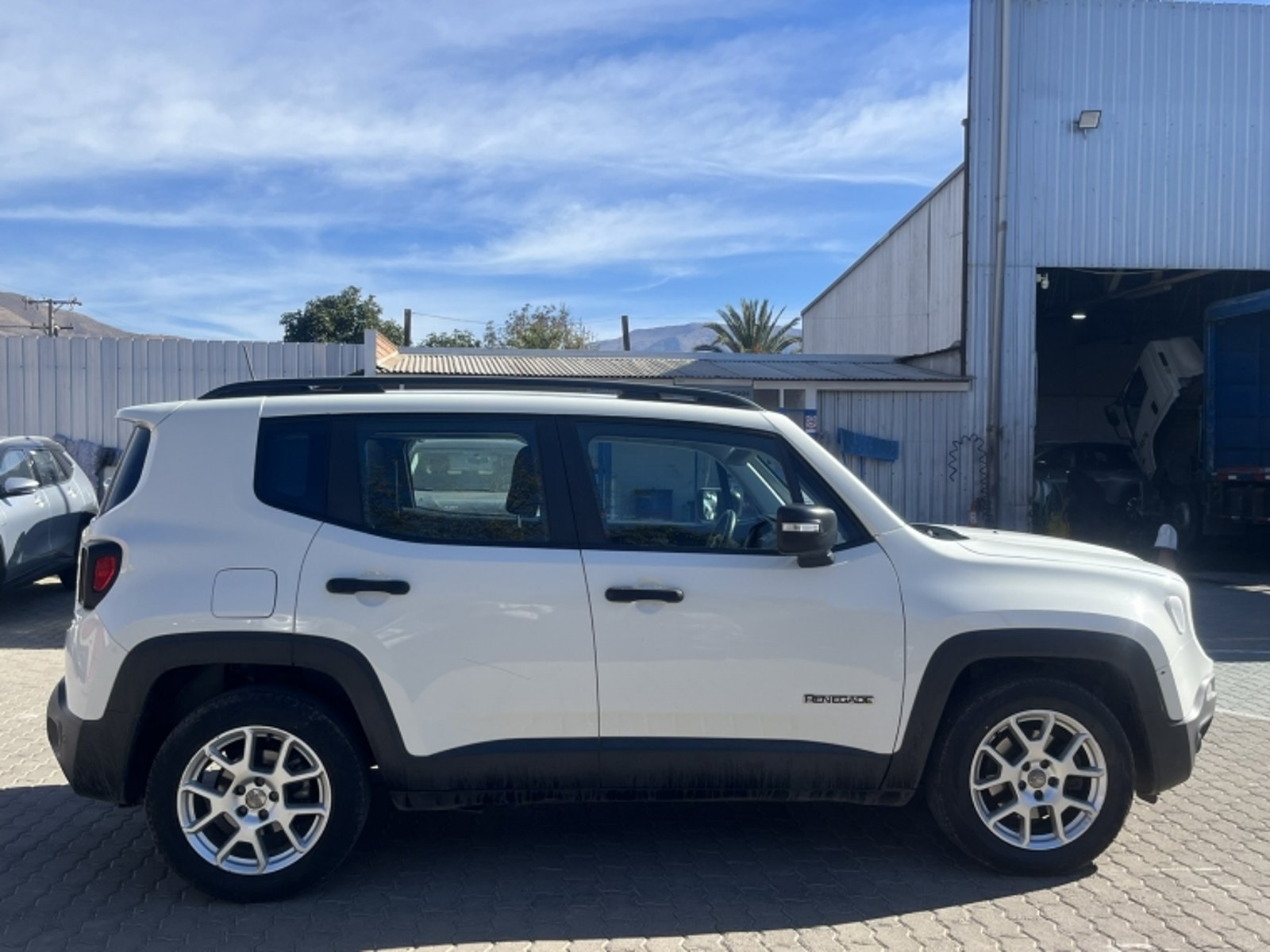 JEEP RENEGADE SPORT LX 1.8 AUT 2021 - Imagen 6 de 20