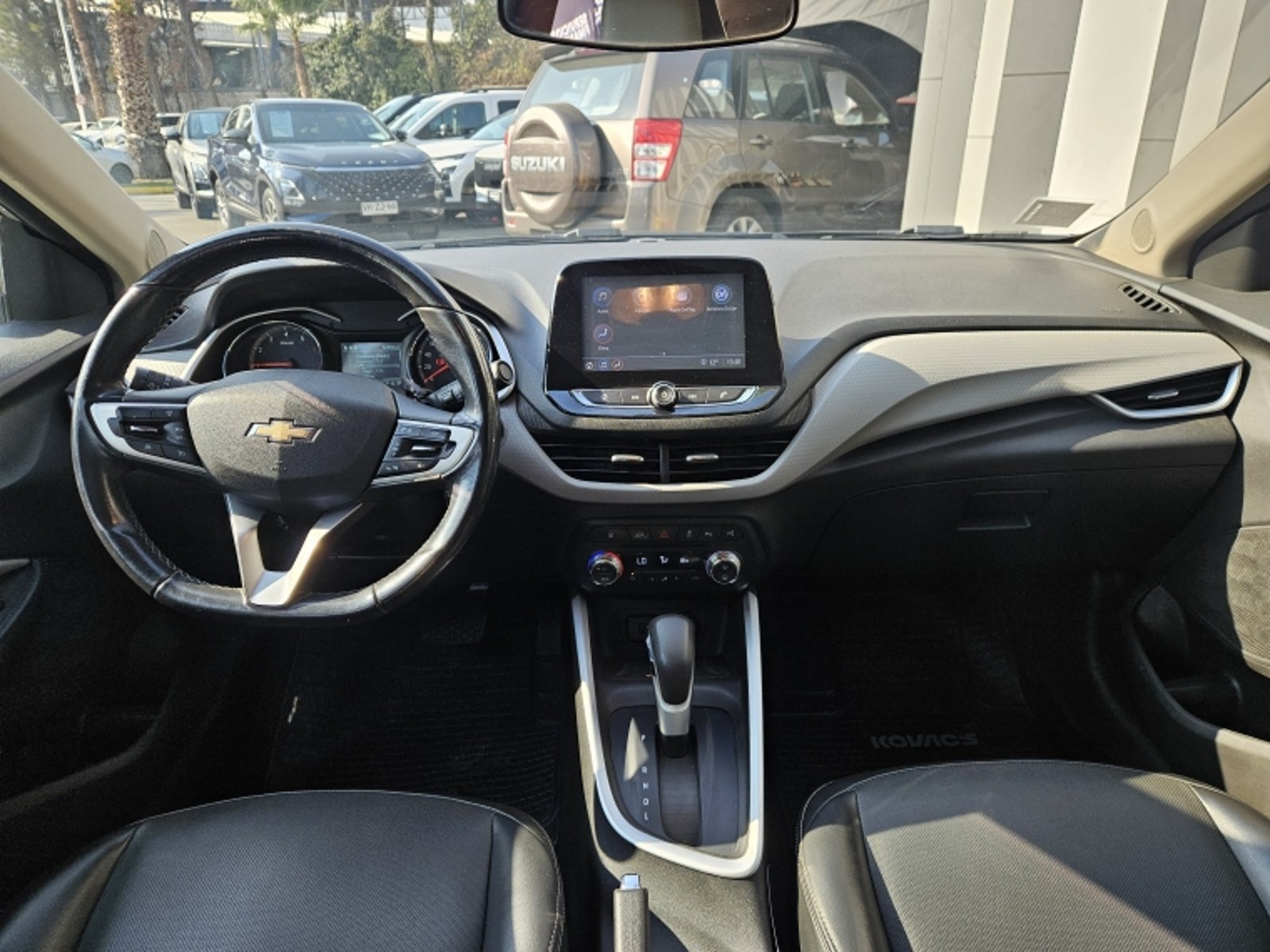 CHEVROLET ONIX PREMIER 1.0T AUT 2023 - Imagen 9 de 20