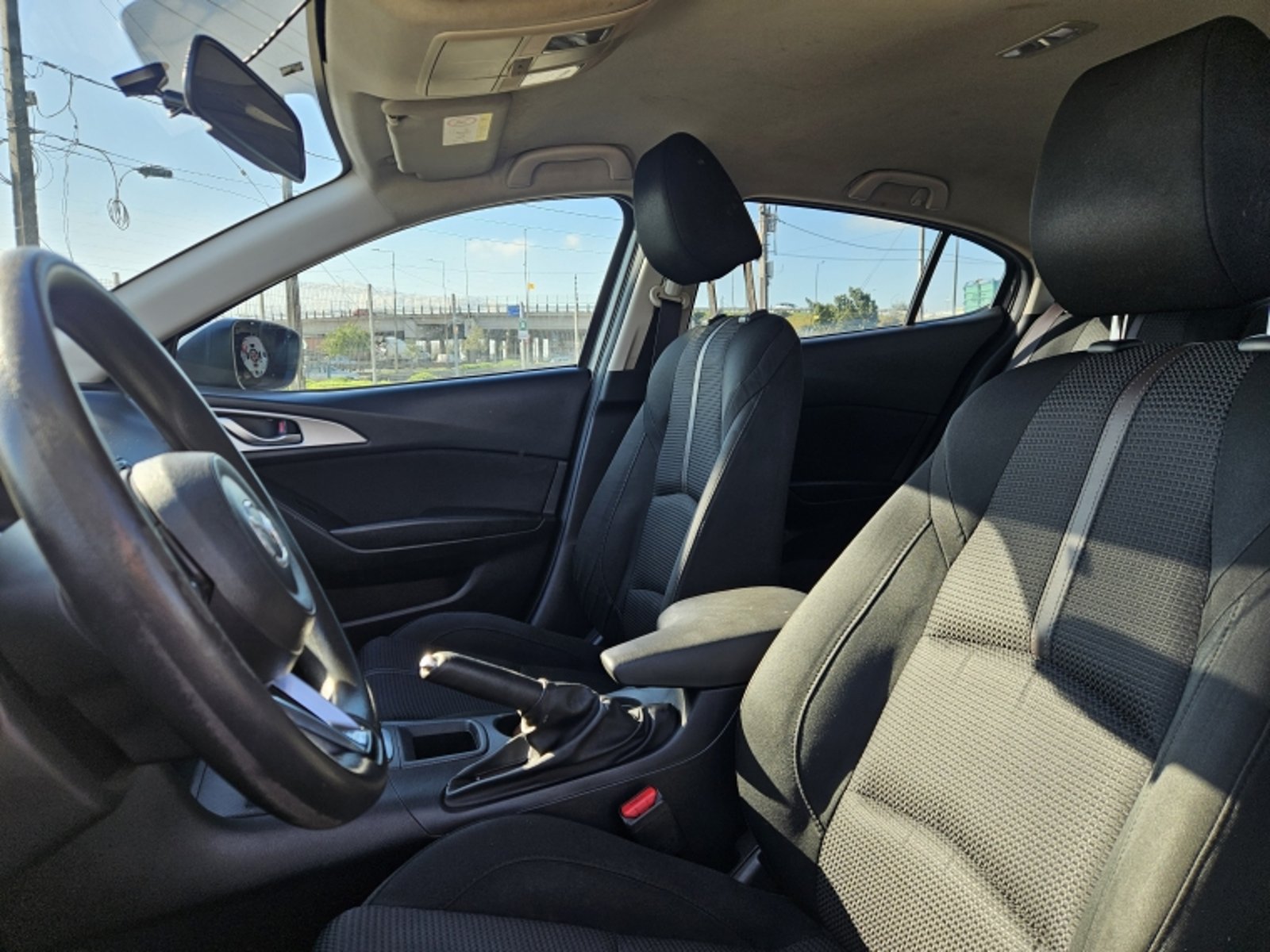 Mazda 3 S L AT 1.6 2018 - Imagen 15 de 18