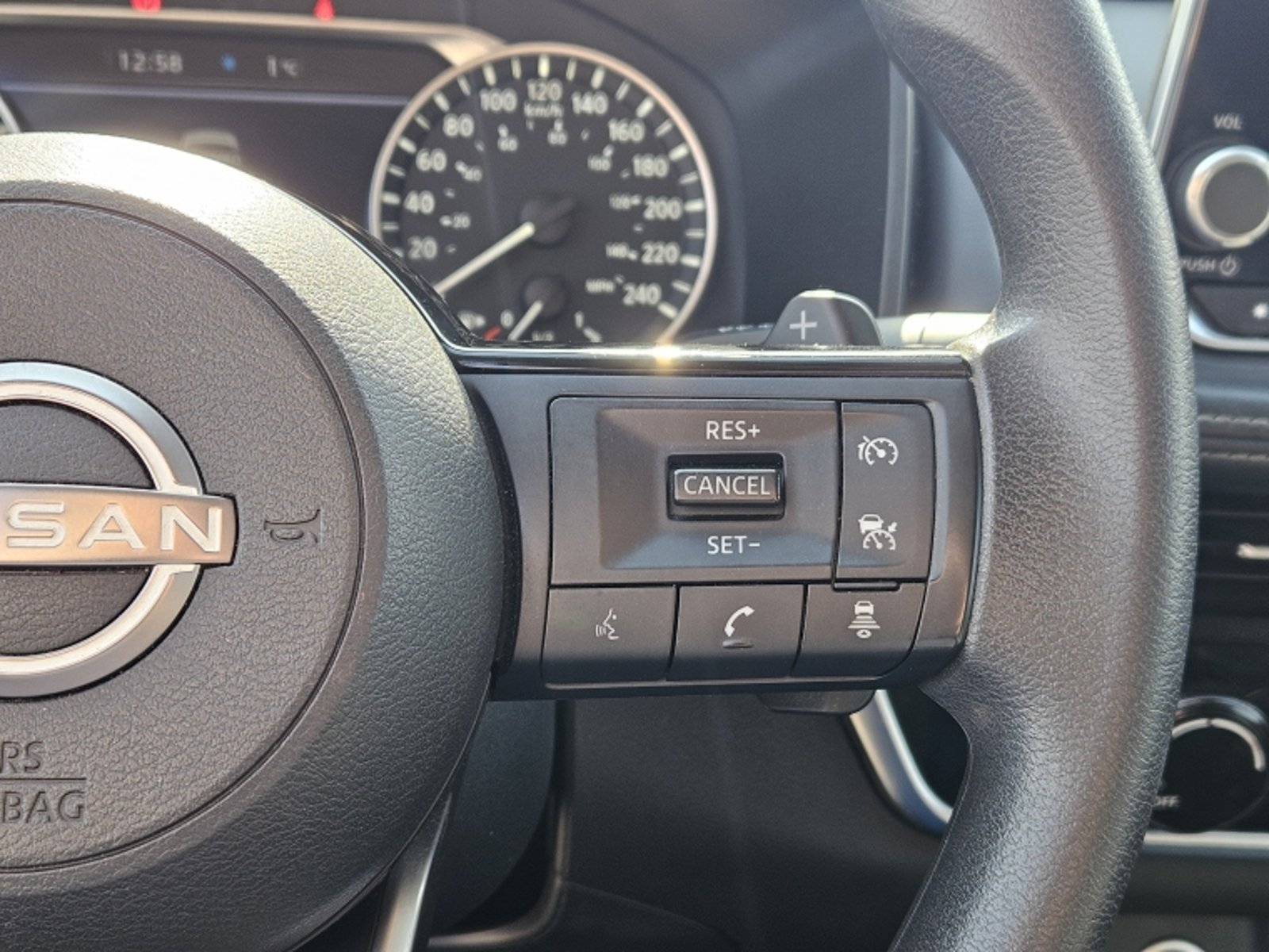 NISSAN X-TRAIL 2.5 SENSE 3ROW AT 2024 - Imagen 19 de 20