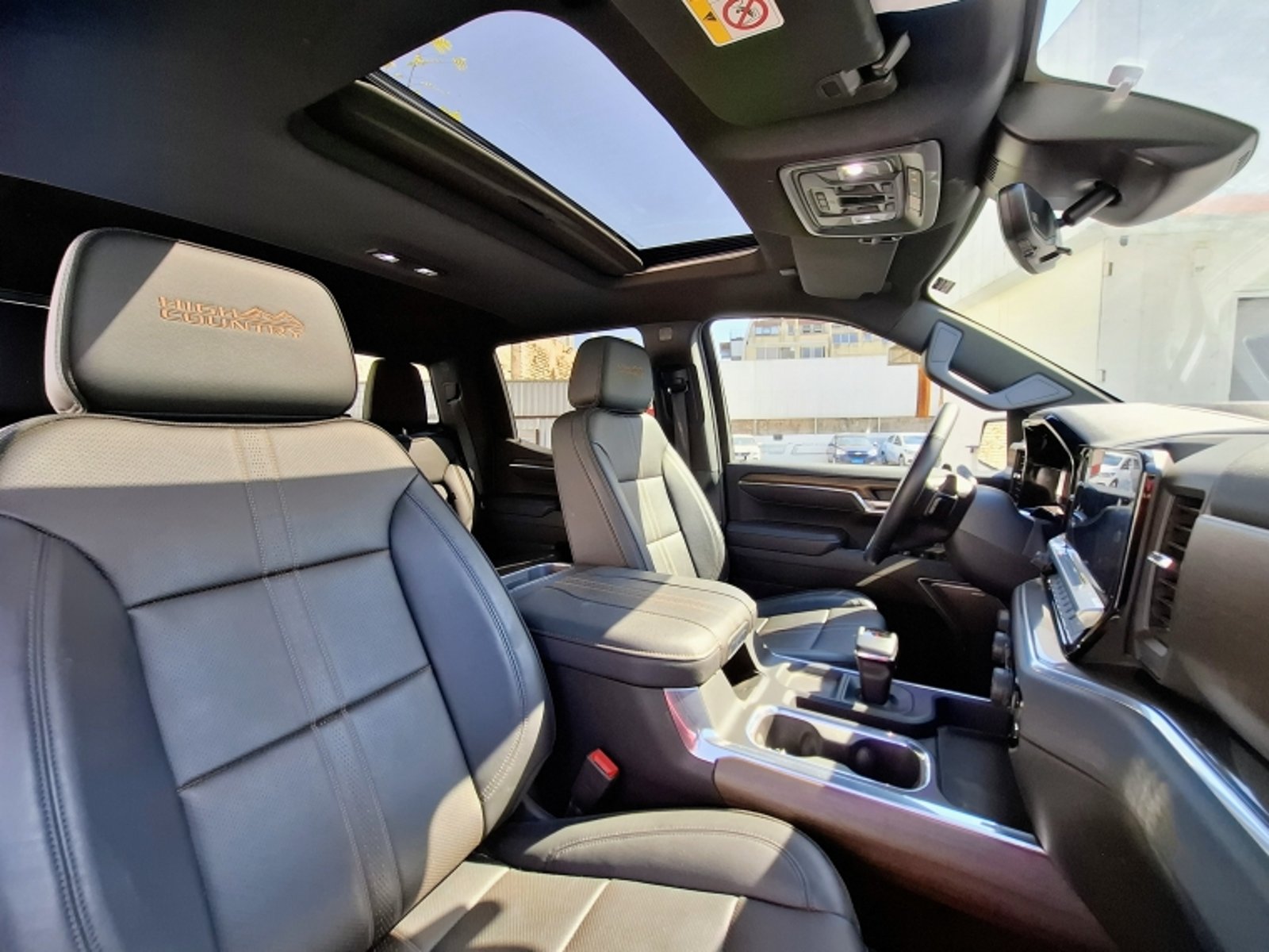 CHEVROLET SILVERADO HC AT 2025 - Imagen 17 de 20