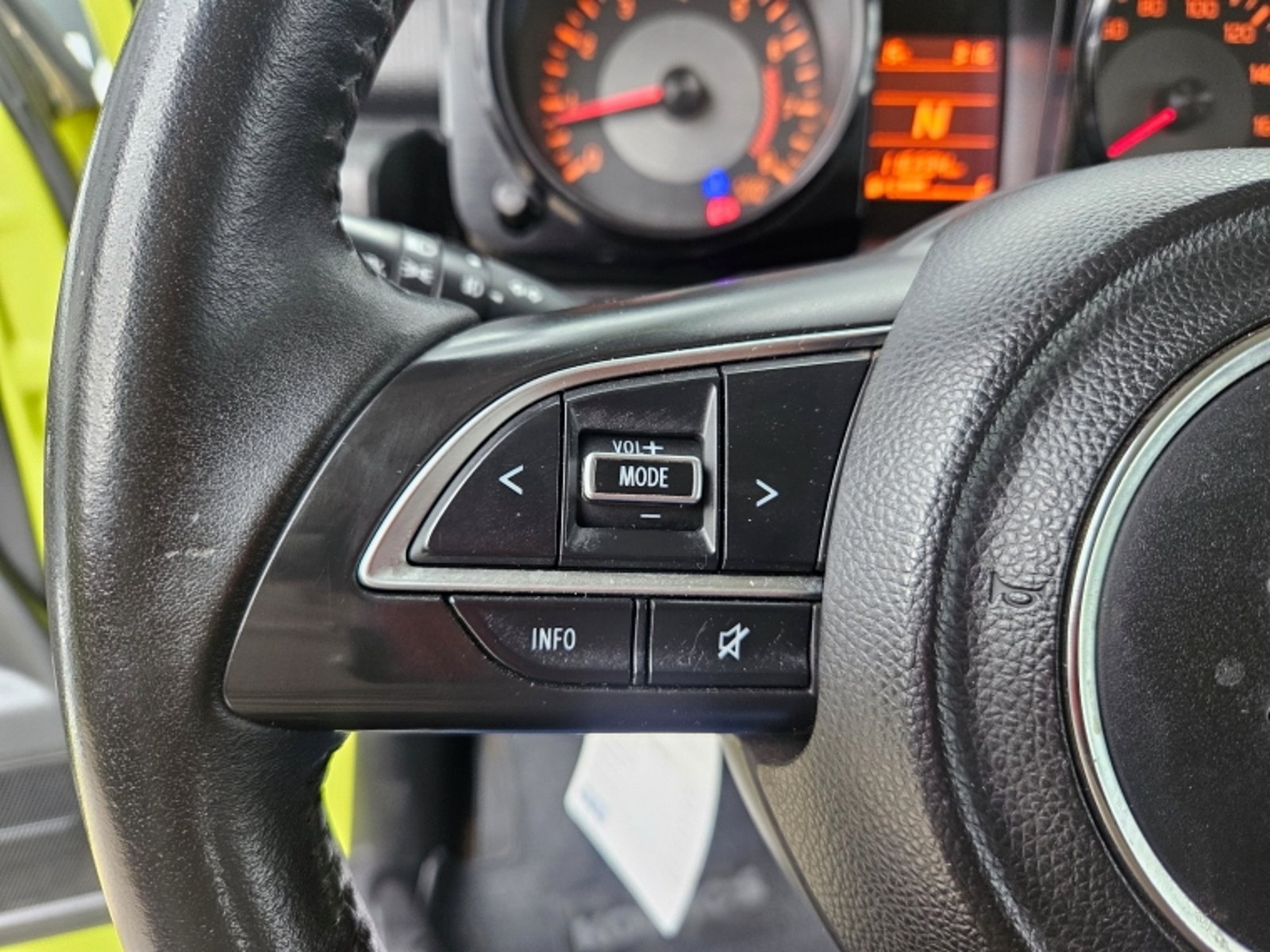 Suzuki JIMNY 1.5 GLX AT 4X4 2020 - Imagen 16 de 18