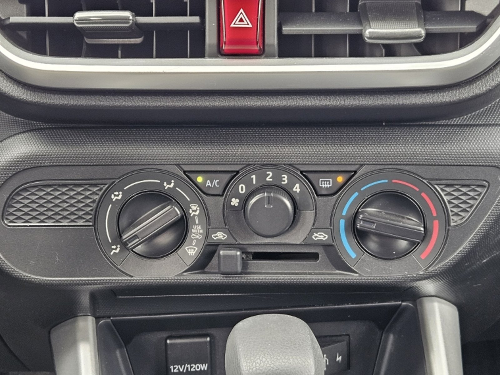 TOYOTA RAIZE E CVT AT 2022 - Imagen 11 de 19