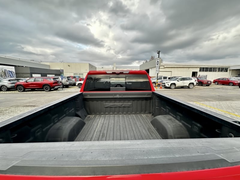 Chevrolet SILVERADO 6.2 AUT 2024 - Imagen 9 de 20