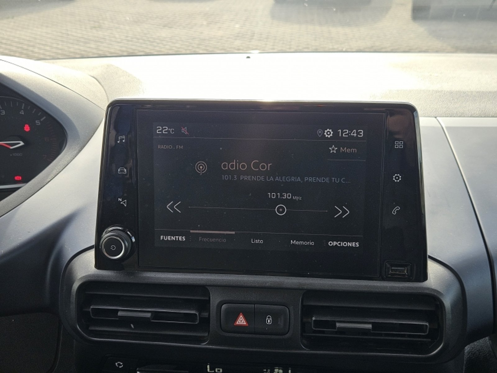 PEUGEOT RIFTER 1.5 ALLURE BLUEHDI 130 AT DIESEL 2023 - Imagen 12 de 20