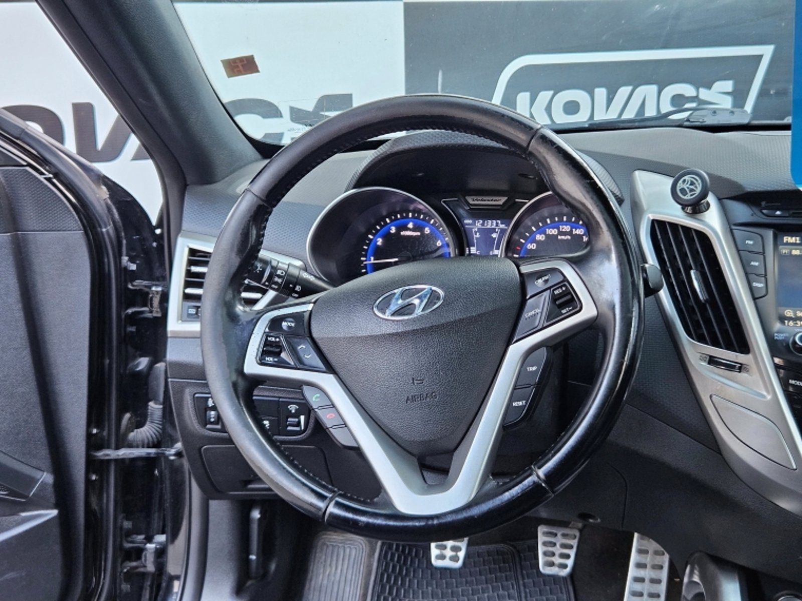 Hyundai VELOSTER 1.6 FS 4DR GLS FULL MT 2016 - Imagen 14 de 19