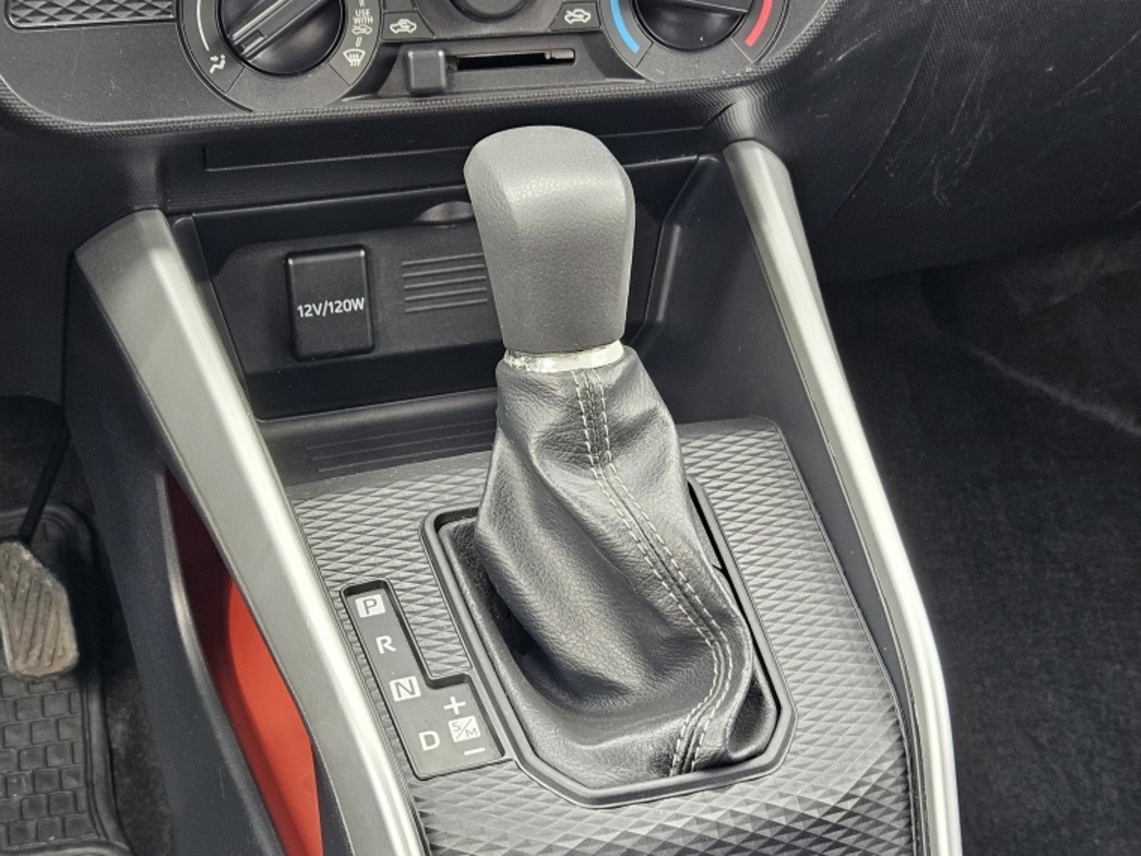 TOYOTA RAIZE E CVT AT 2022 - Imagen 12 de 19