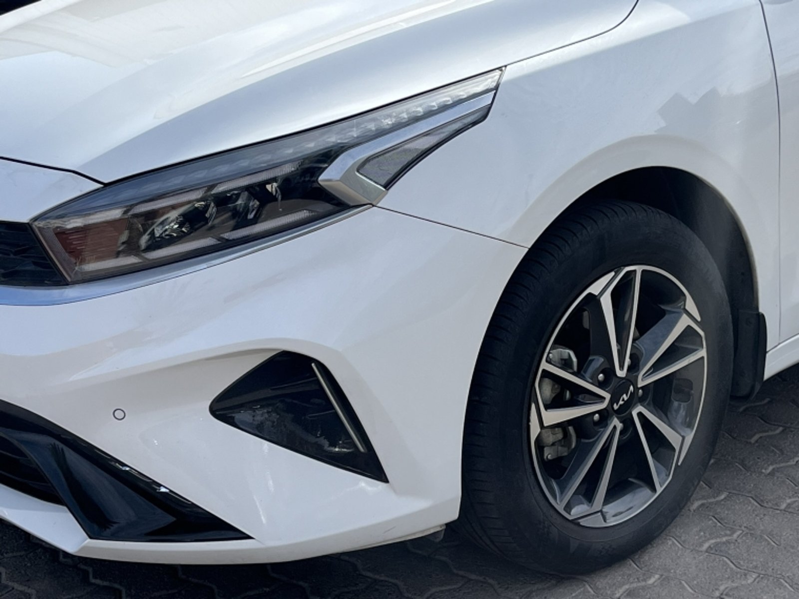 KIA CERATO EX 1.6L 6AT FULL 2022 - Imagen 9 de 20