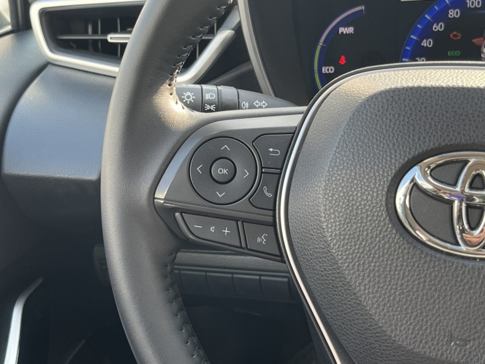TOYOTA COROLLA HEV XEI HV 1.8 CVT 2025 - Imagen 18 de 20