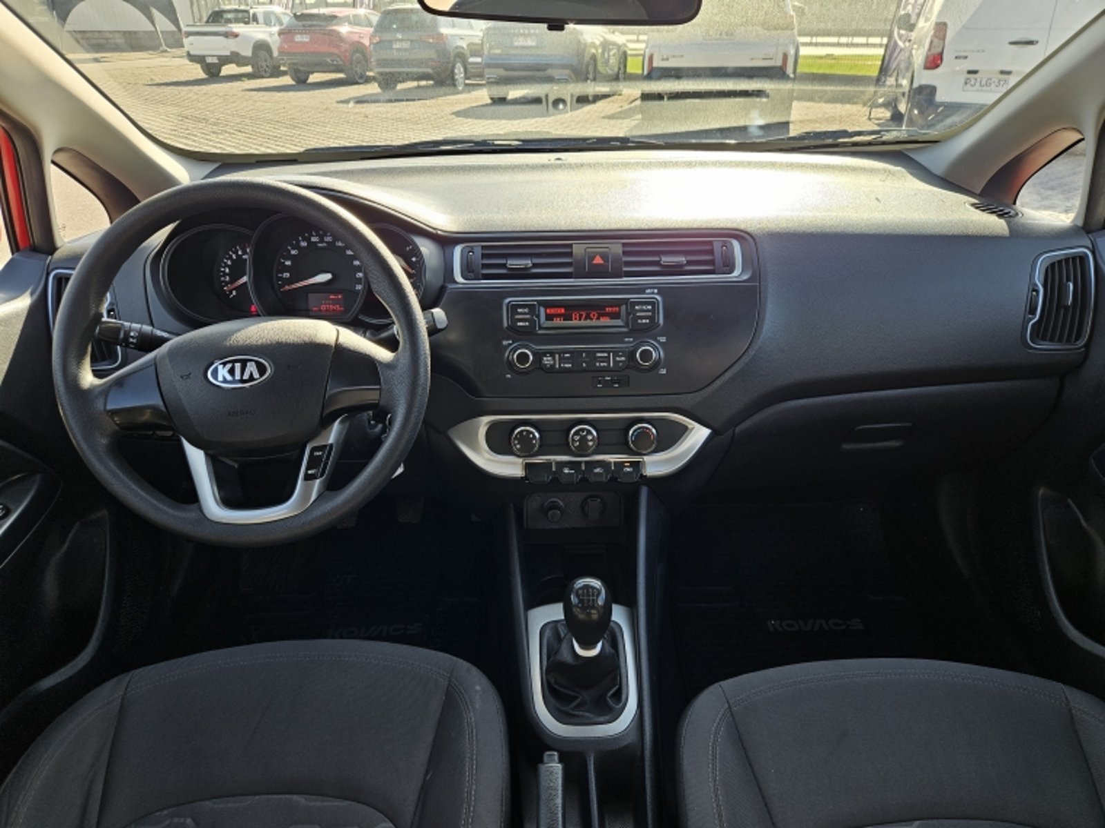 KIA RIO 4 EX MT 1.4 2015 - Imagen 9 de 18