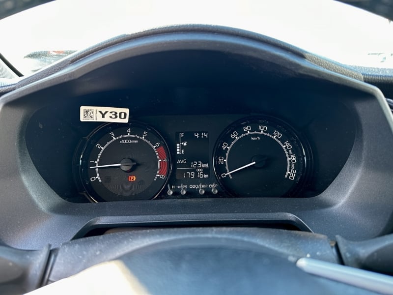 Toyota YARIS 1.5 E SEDAN MT 2023 - Imagen 11 de 18