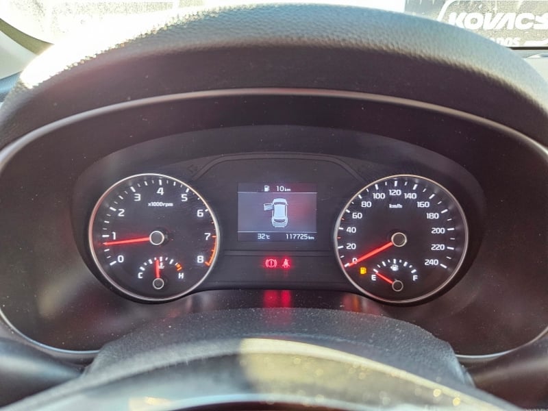Kia SPORTAGE SPORTAGE LX 2.0 2019 - Imagen 16 de 19