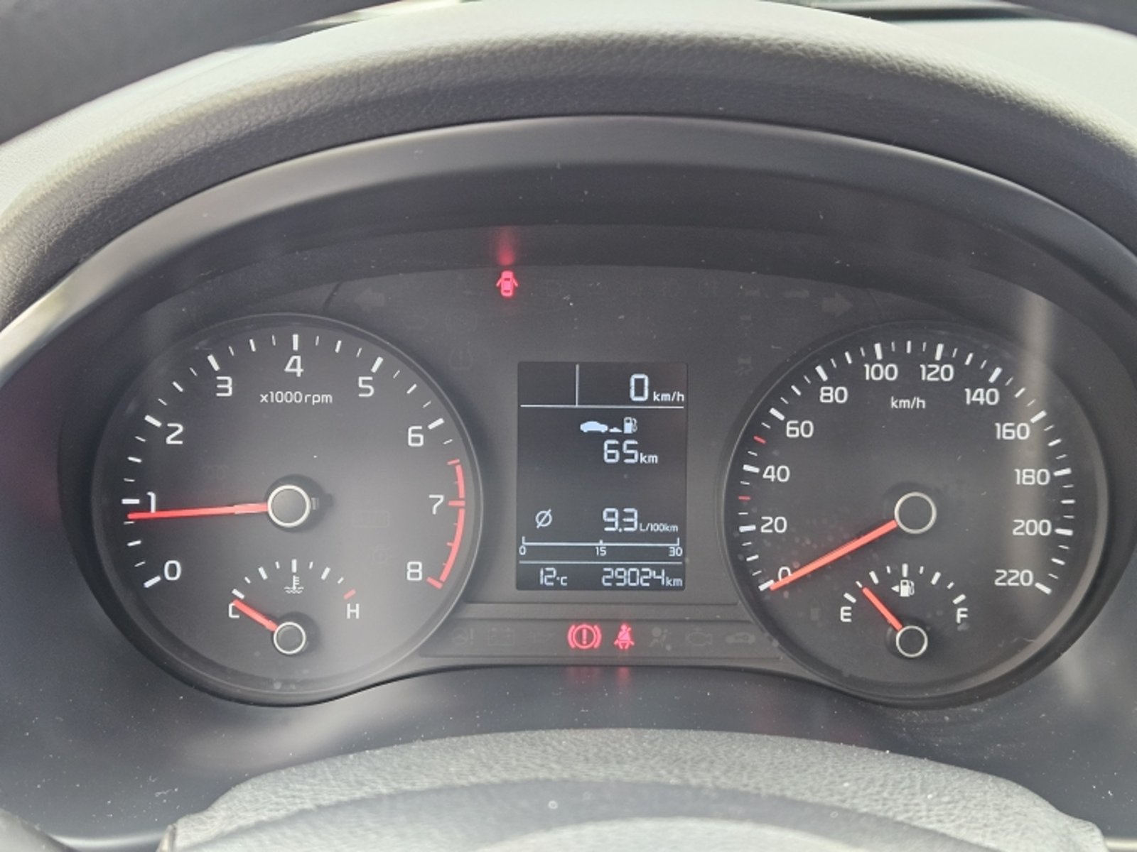Kia RIO 4 LX 1.4 MT 2021 - Imagen 17 de 20