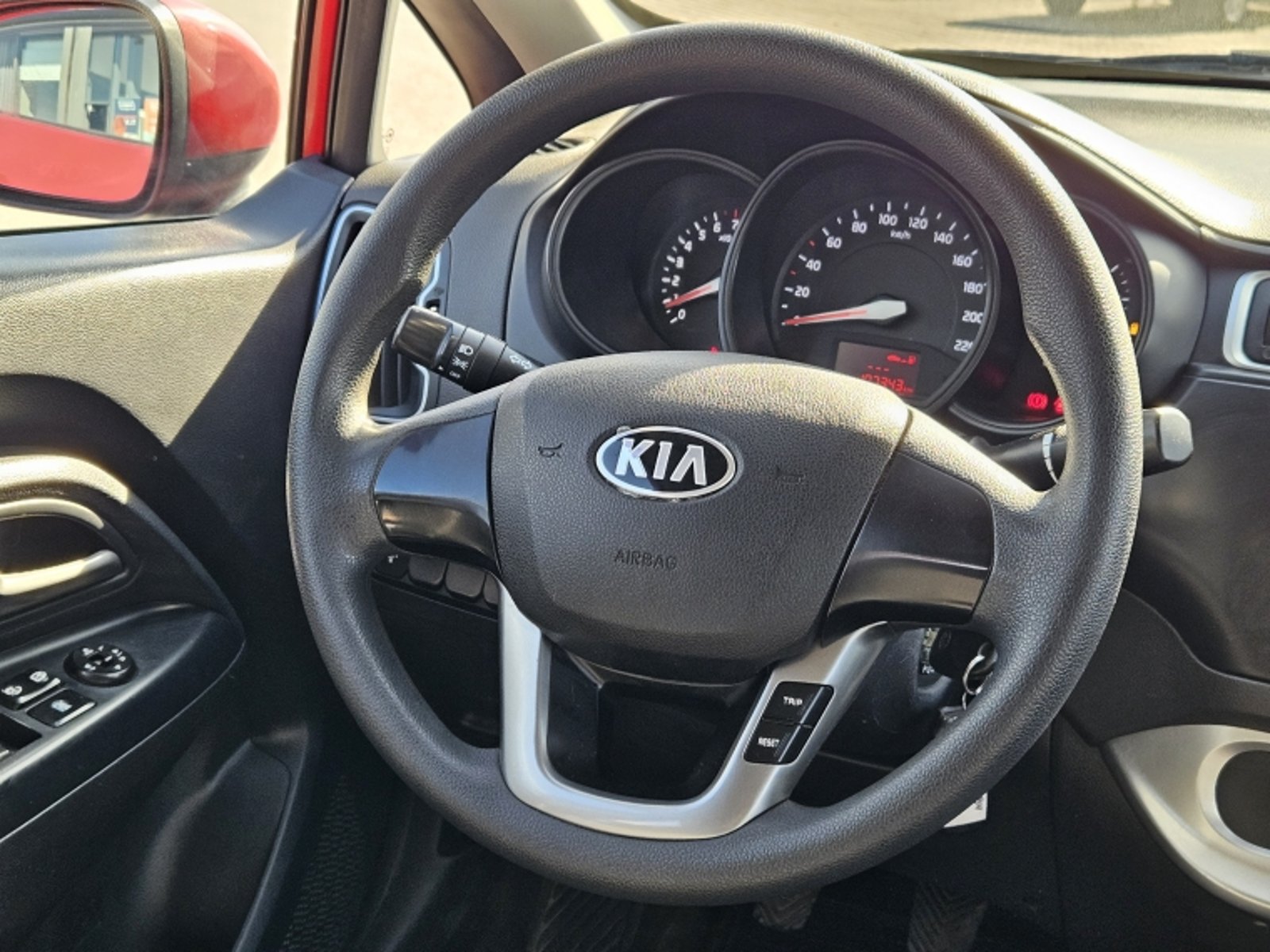 KIA RIO 4 EX MT 1.4 2015 - Imagen 11 de 18