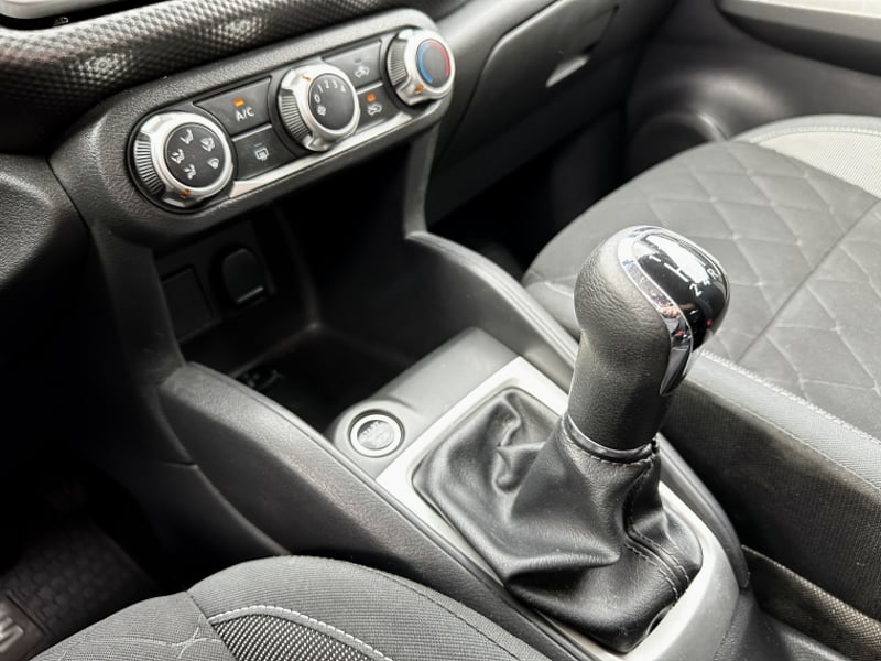 Nissan KICKS 1.6  ADVANCE  ROCK EDITION  MT 2020 - Imagen 14 de 18