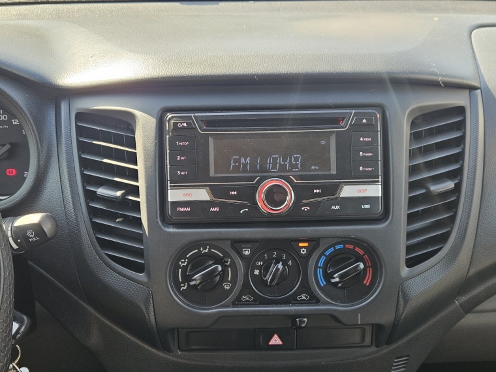 Mitsubishi L200 L 200 WORK CR DC 2.4 2019 - Imagen 11 de 17