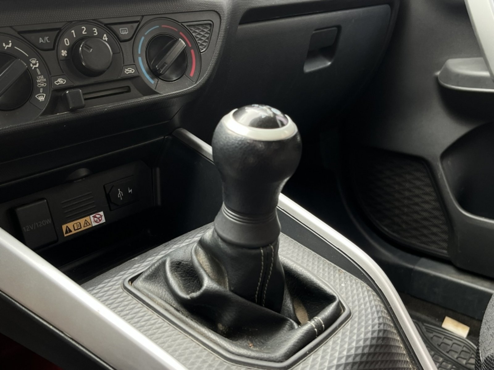 TOYOTA RAIZE RAIZE 1.2 2024 - Imagen 13 de 20
