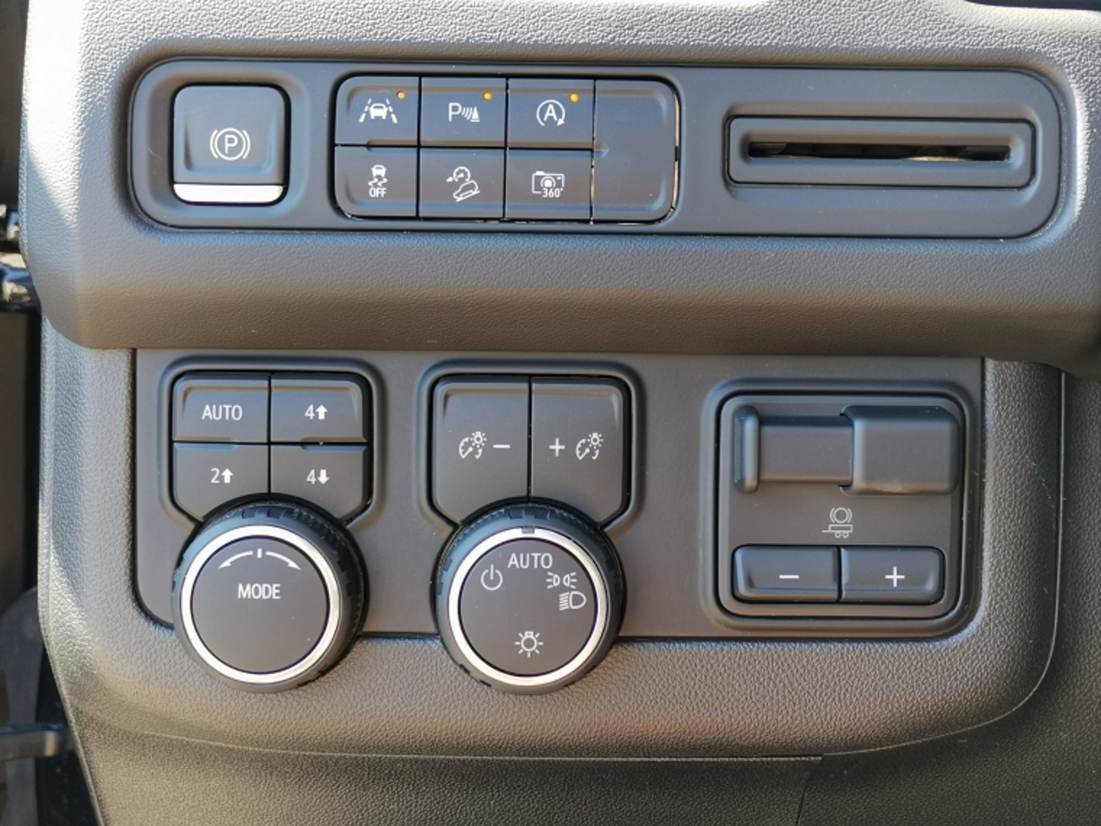 CHEVROLET TAHOE 5.3 Z71 AT 4X4 2023 - Imagen 12 de 20