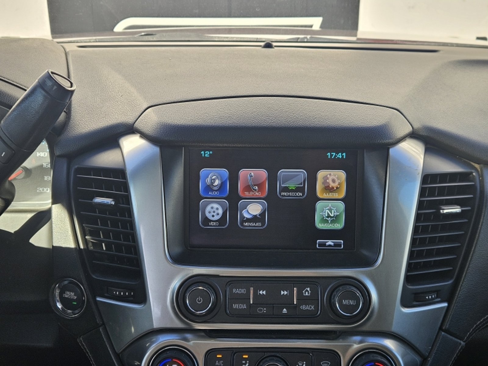 CHEVROLET SUBURBAN 5.3 LT AT 4X4 2018 - Imagen 13 de 20