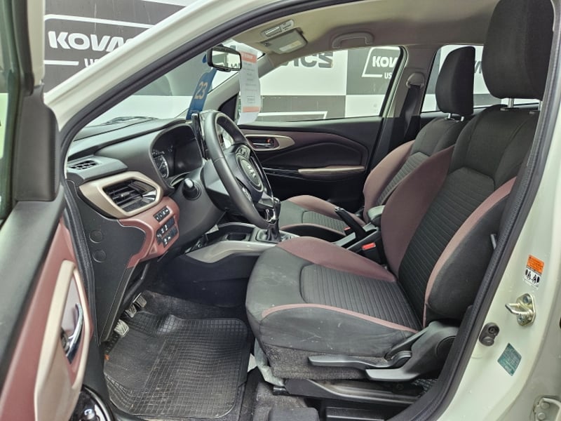 Suzuki FRONX 1.5  GLX MT HIBRIDO 2024 - Imagen 14 de 19