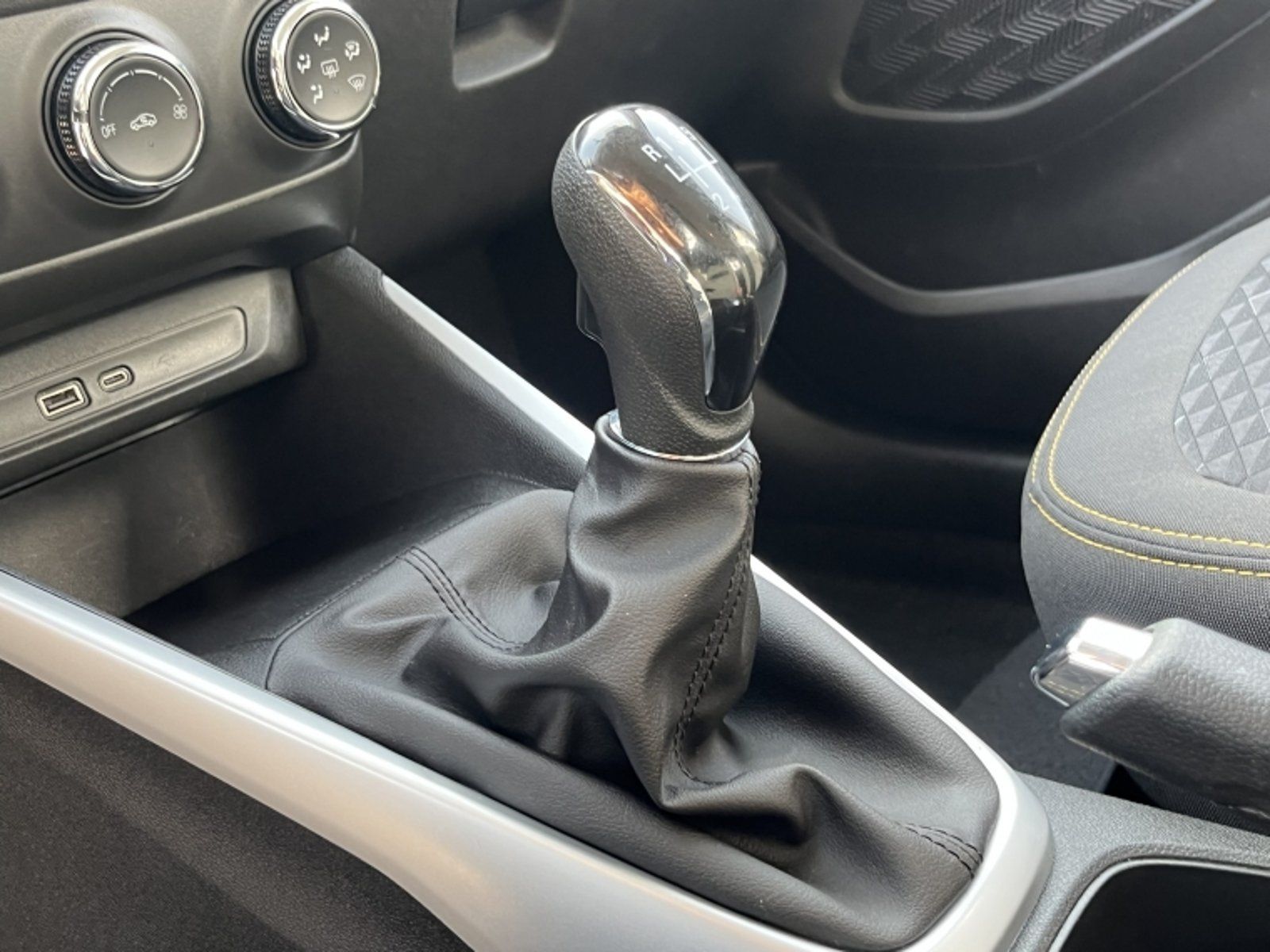 CHEVROLET MONTANA 1.2  LT MT 2024 - Imagen 15 de 20