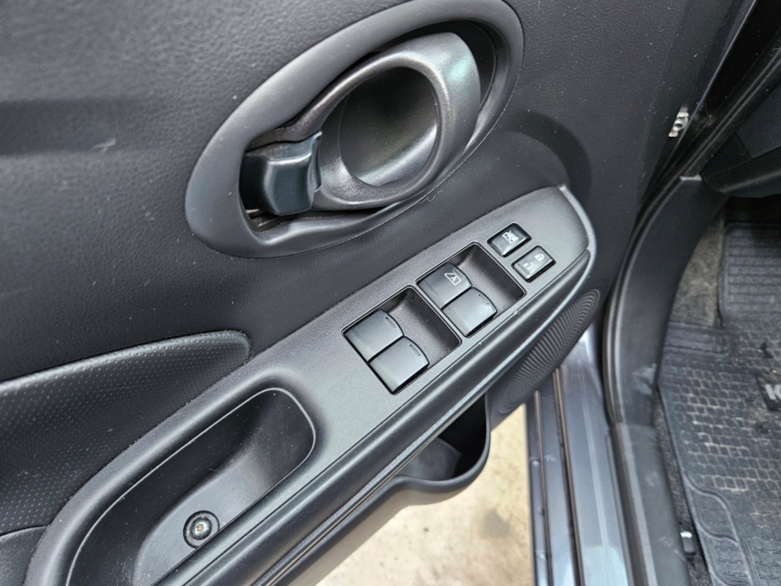NISSAN VERSA 1.6  SENSE  MT 2021 - Imagen 10 de 18