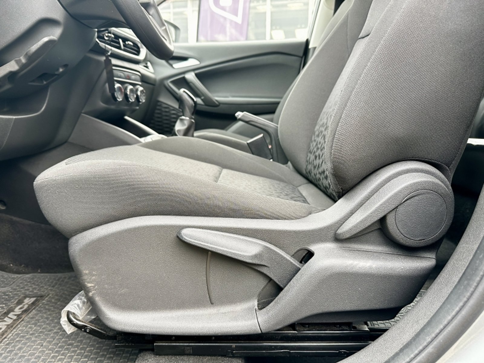 CHEVROLET TRACKER 1.2T 2024 - Imagen 16 de 20