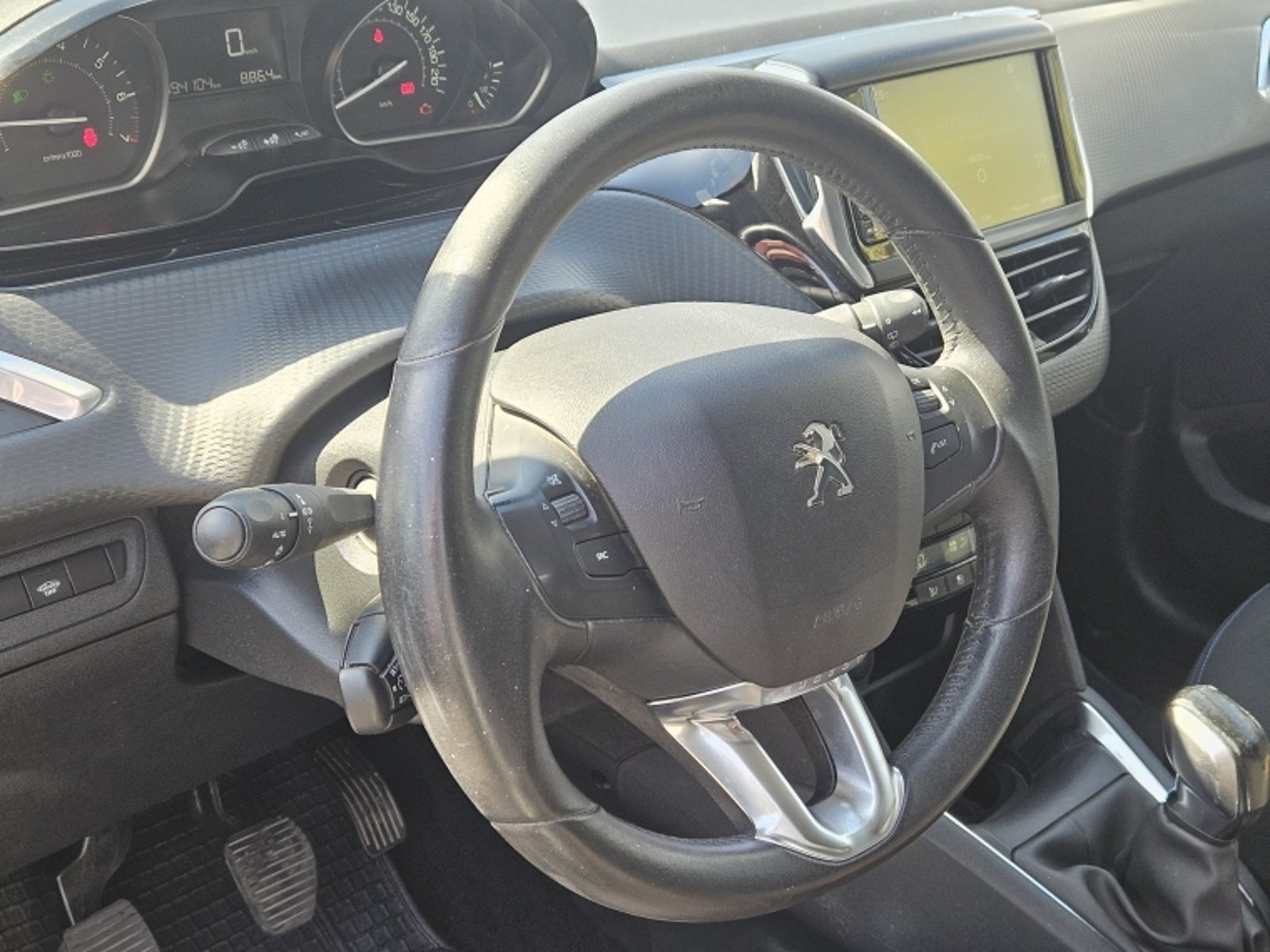 PEUGEOT 208 SIGNATURE 1.2 PURETECH MT 2019 - Imagen 15 de 20