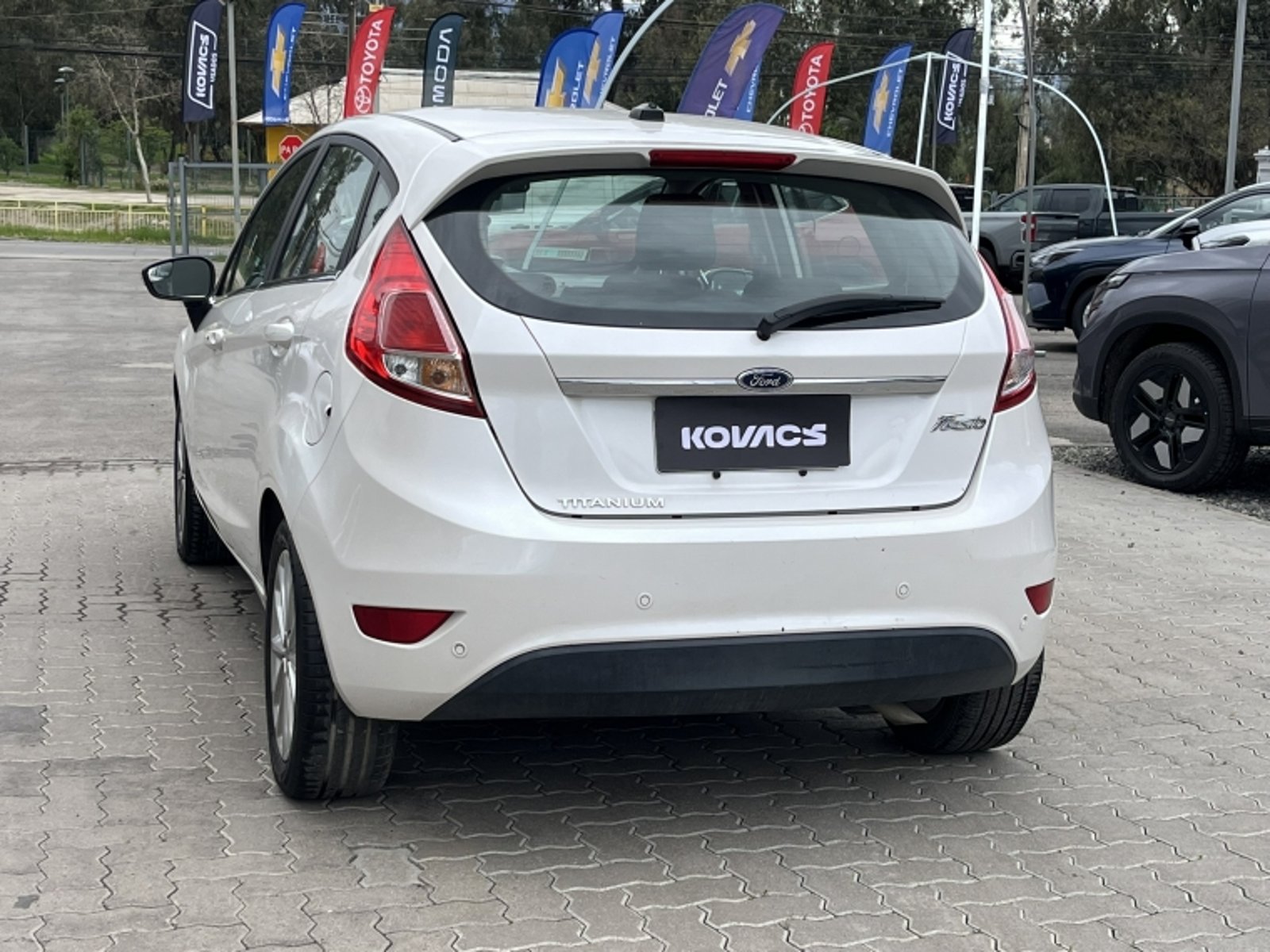 Ford FIESTA TITANIUM 1.6 2017 - Foto 3 de 20