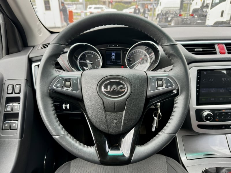 JAC T8 2.0 COMFORT MT 4X2 2023 - Imagen 11 de 19