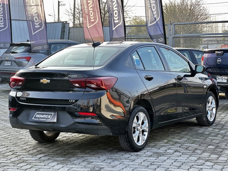 Chevrolet ONIX SEDAN LTZ 1.0 MT 2023 - Imagen 5 de 18